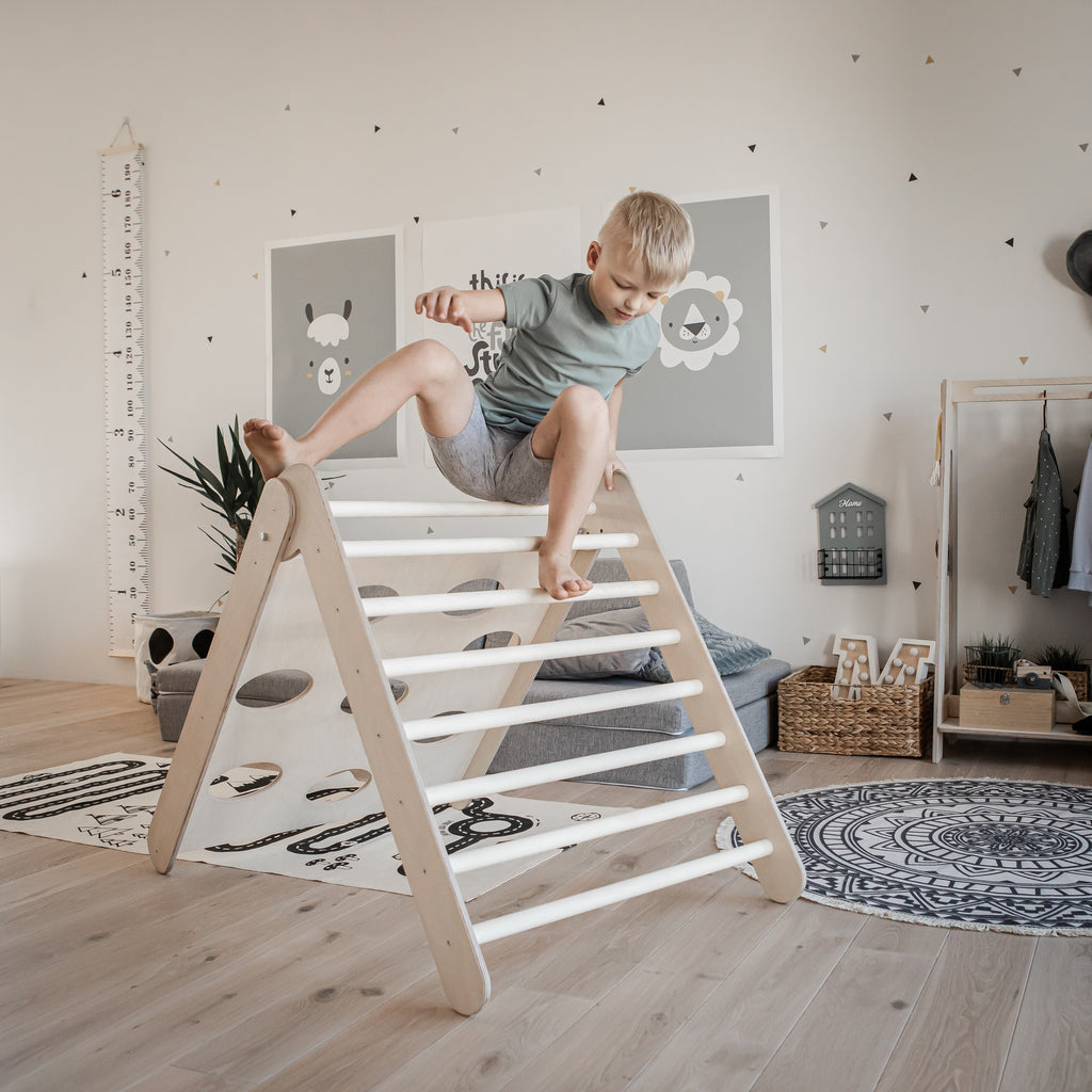 Triangle de Pikler 2 en 1 Montessori House Bed – vue 4