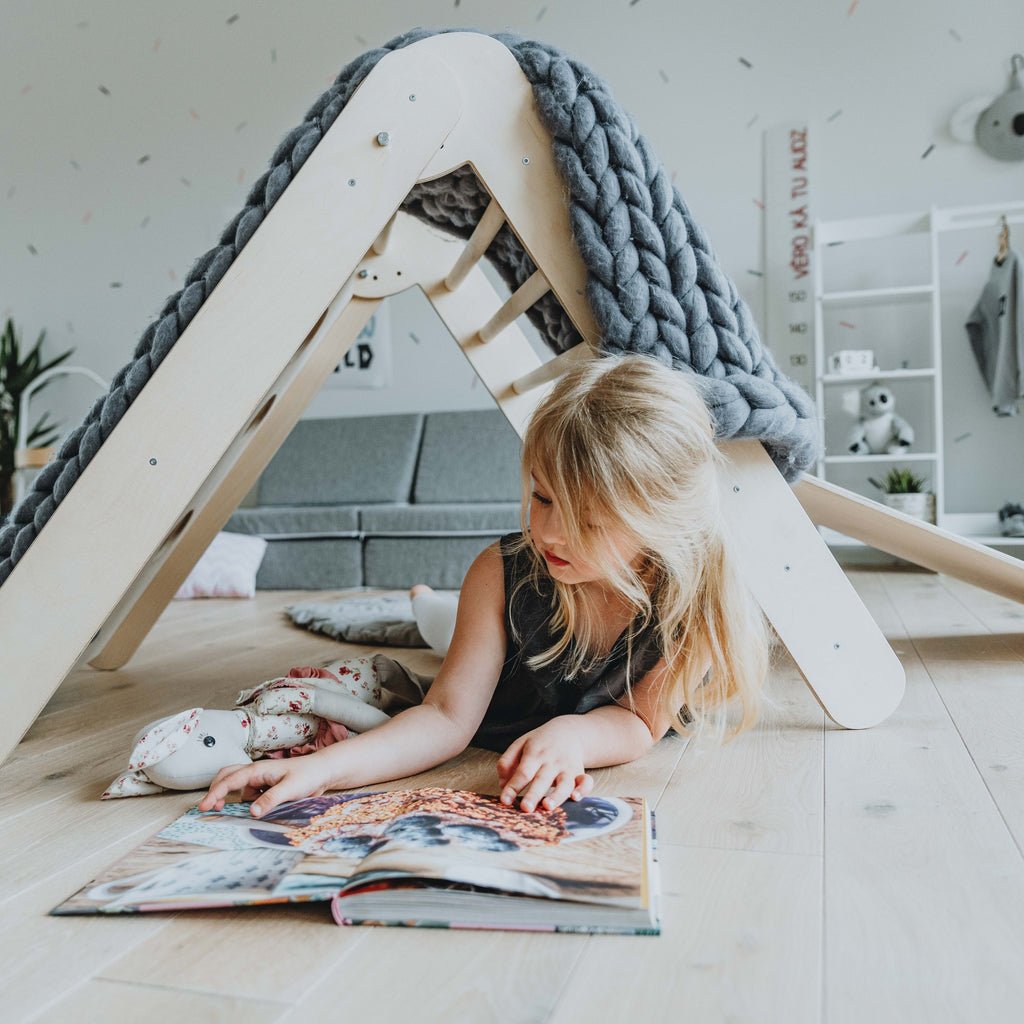 Triangle de Pikler 2 en 1 Montessori House Bed – vue 2