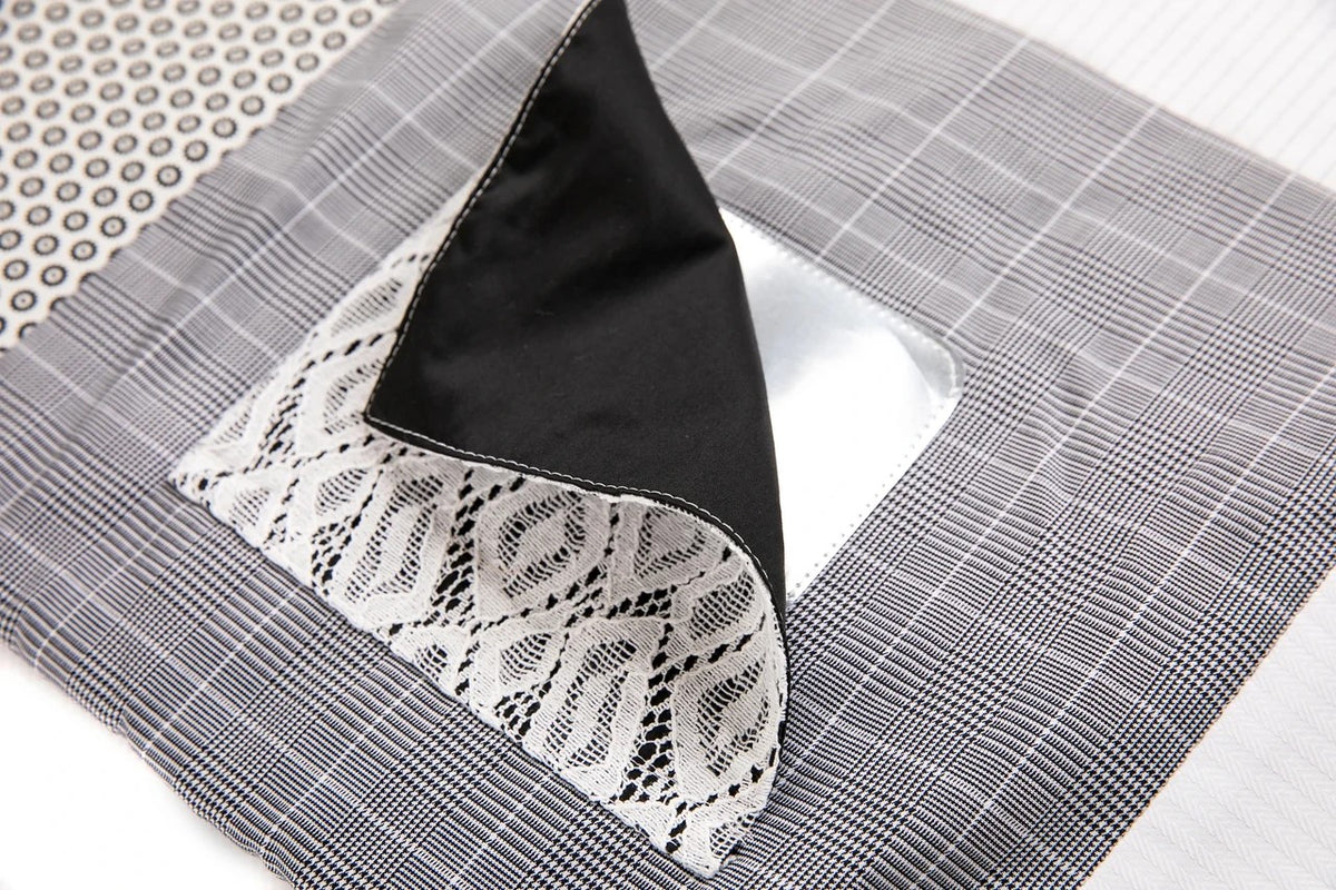 Tapis d'éveil bébé 100x100 noir et blanc Karloova – vue 8