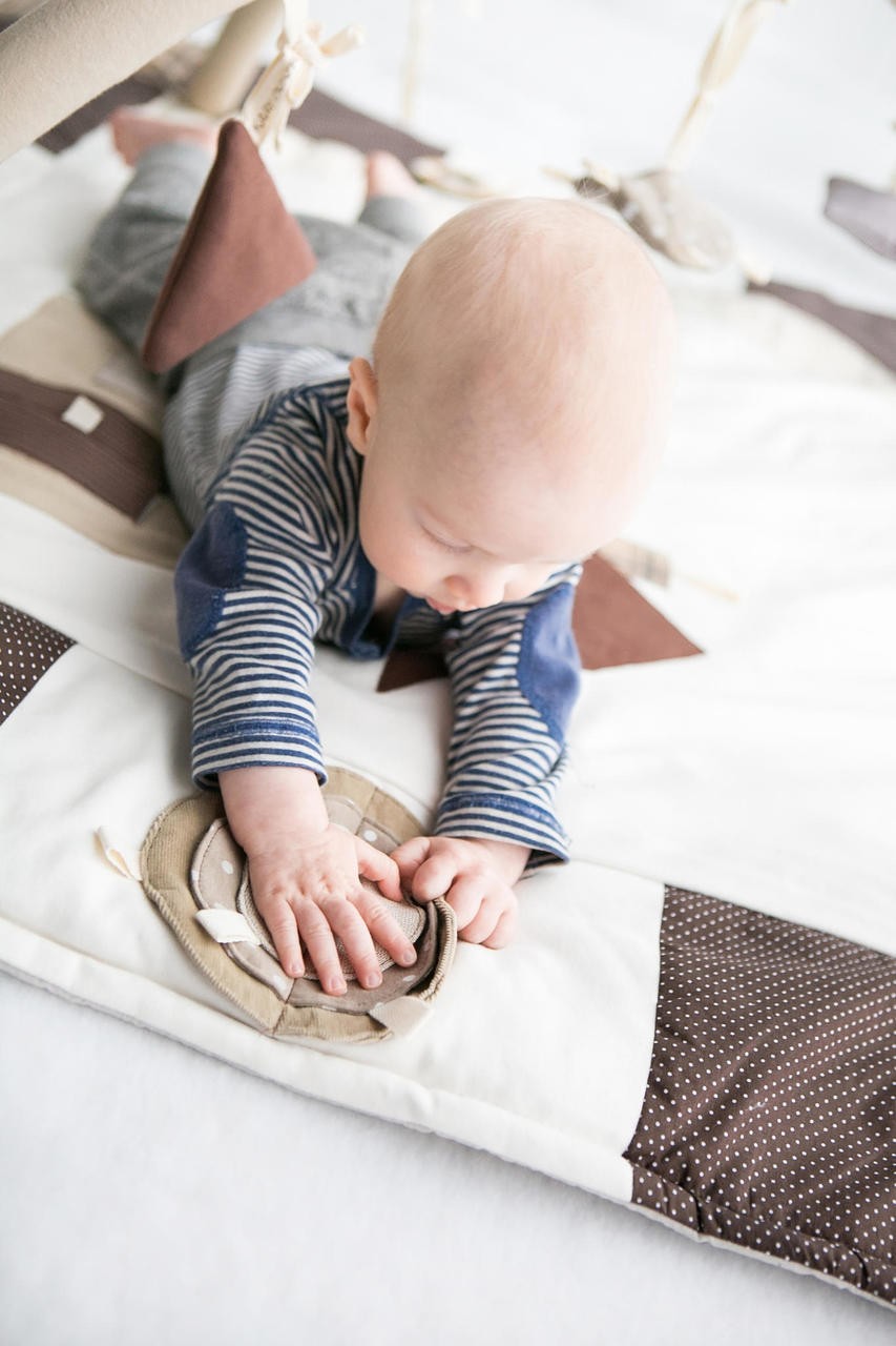 Tapis d'éveil bébé 120x120 marron Karloova – vue 11