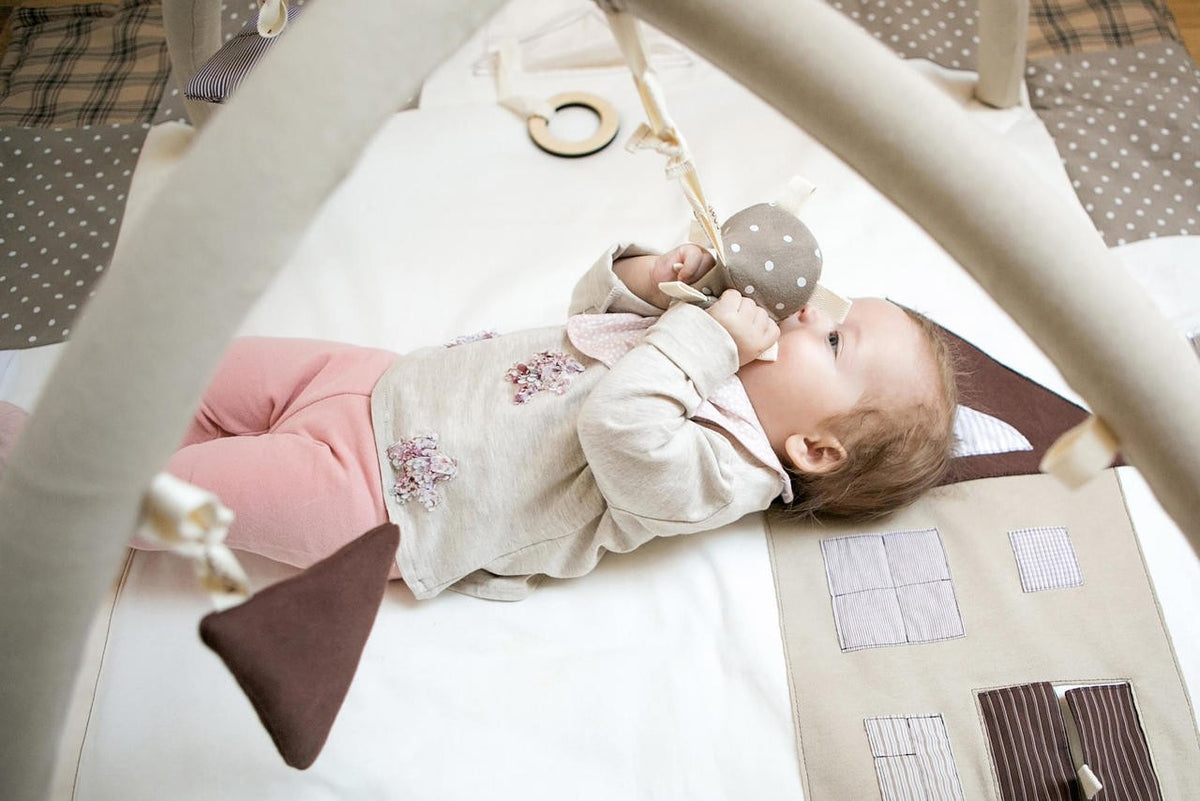 Tapis d'éveil bébé 120x120 marron Karloova – vue 9