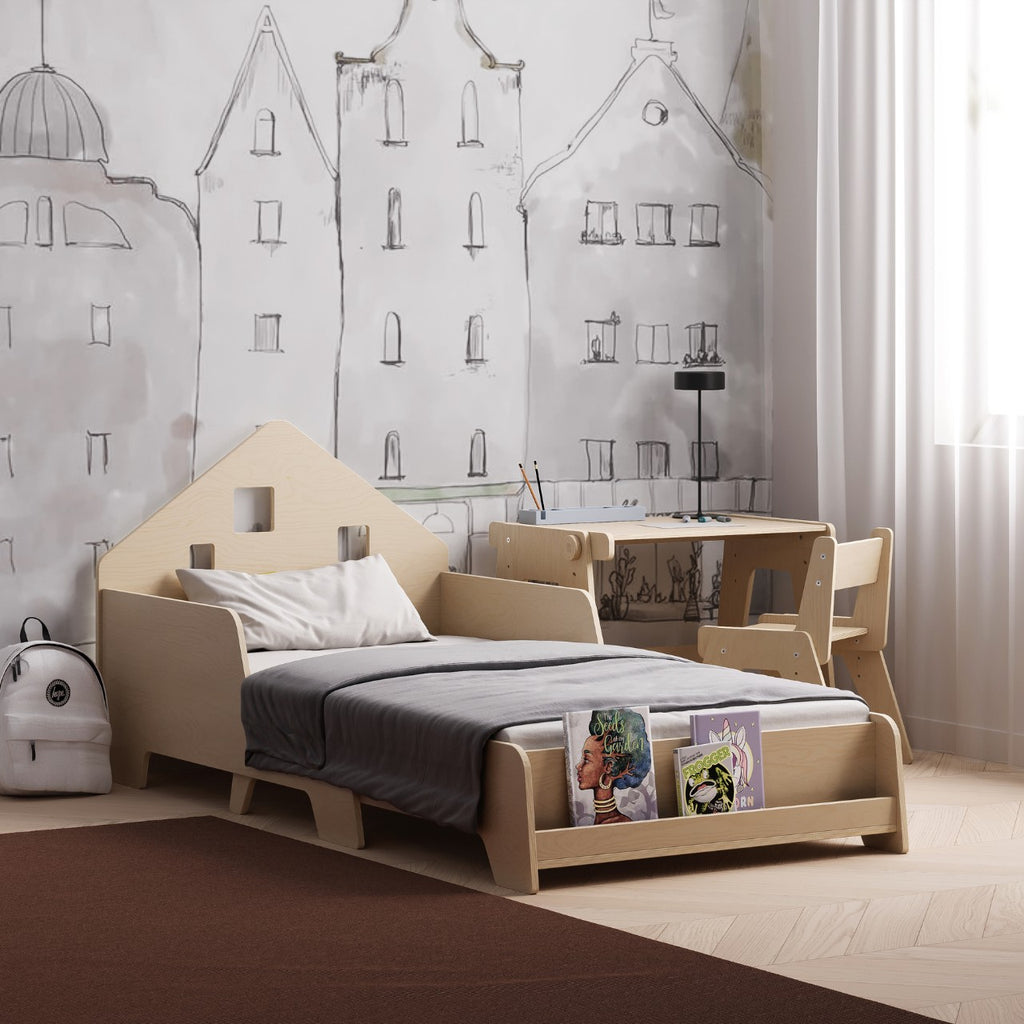 Lit enfant évolutif BusyKids en contreplaqué, tête de lit maison et LED