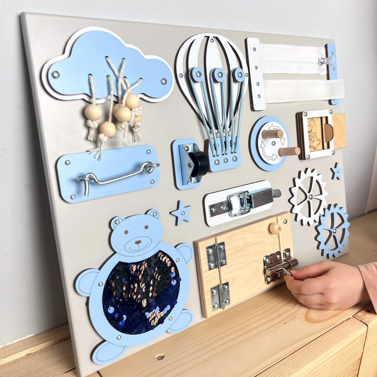 Kleines Motorikbrett mit Türen 30×40 cm BusyBunnyToys – Ansicht 4