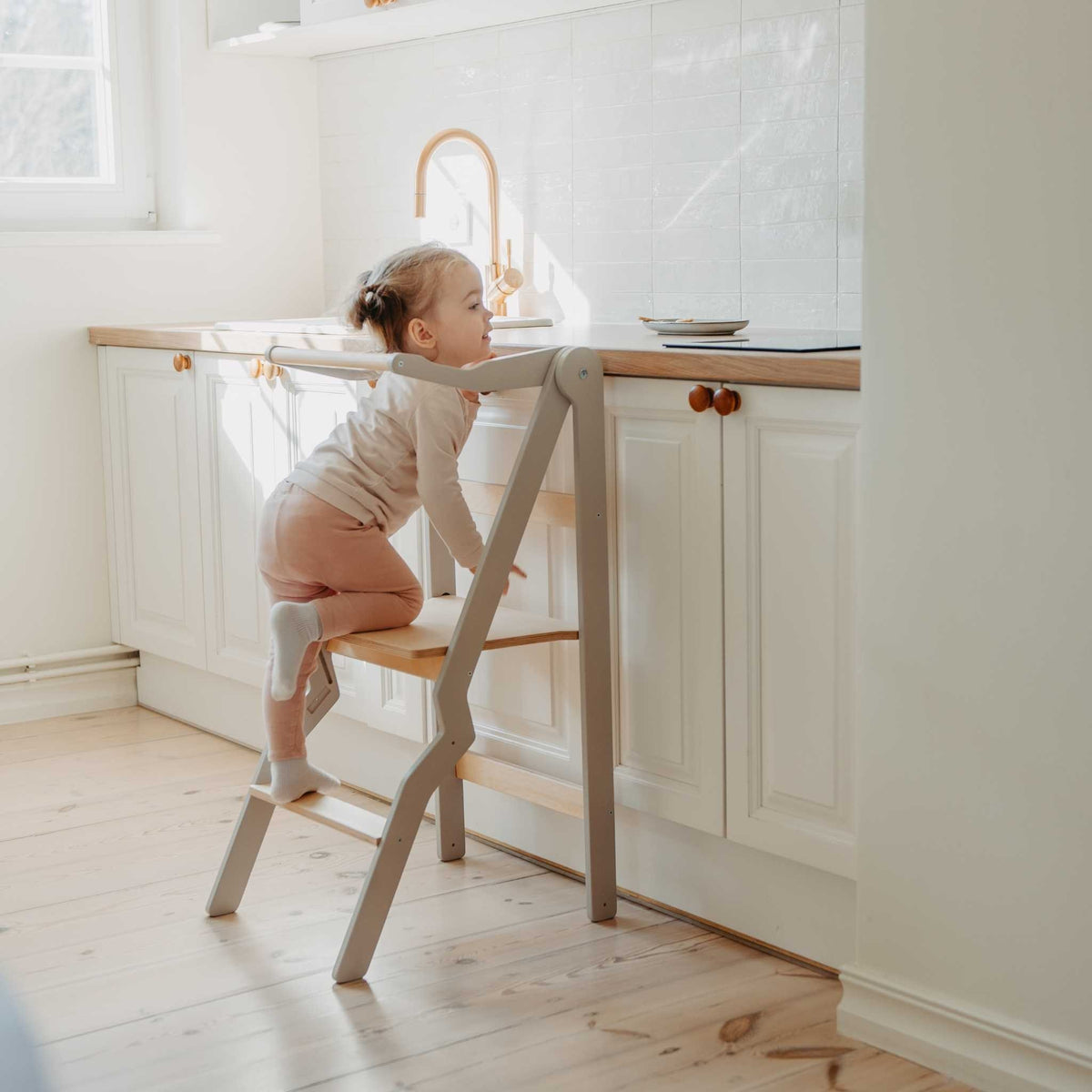 Składany pomocnik kuchenny ZigZag leg&go – widok 9