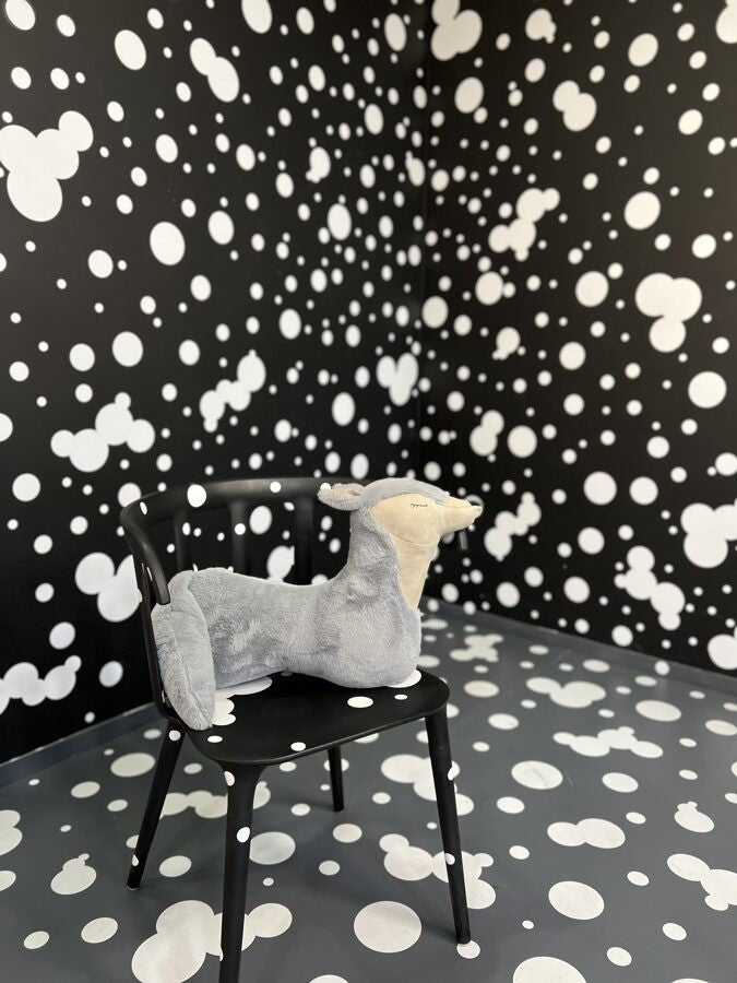Peluche cojín lobo gris Kai aš mažas buvau – vista 5
