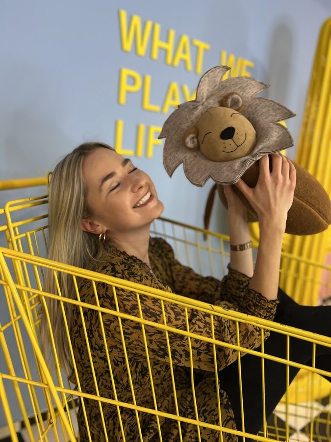 Peluche cojín león marrón Kai aš mažas buvau – vista 5