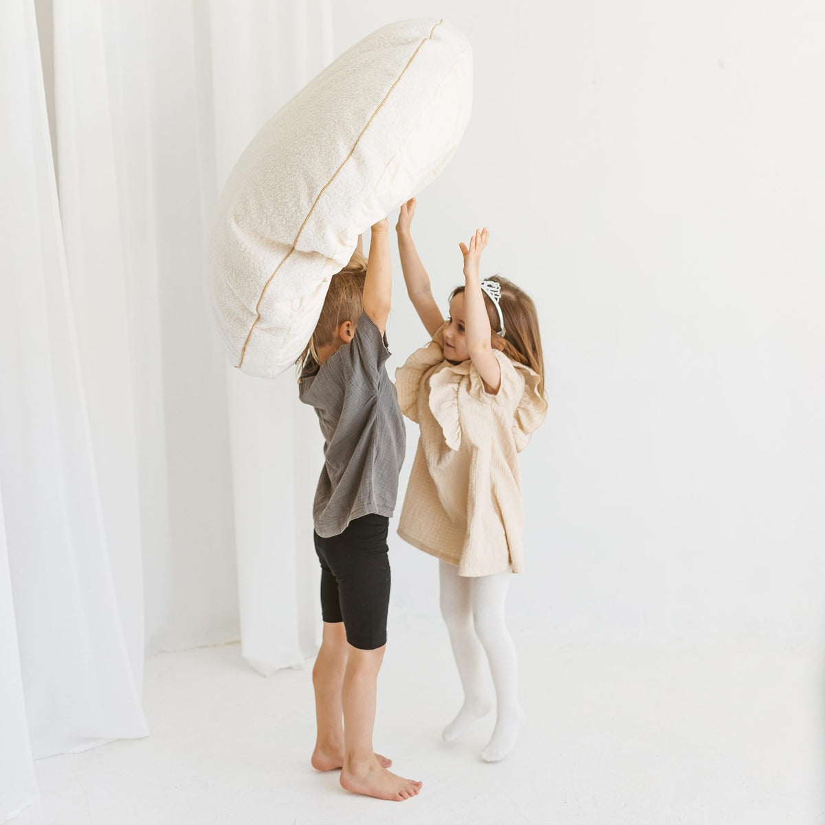 Coussin de sol en bouclette écru Minicamp – vue 4