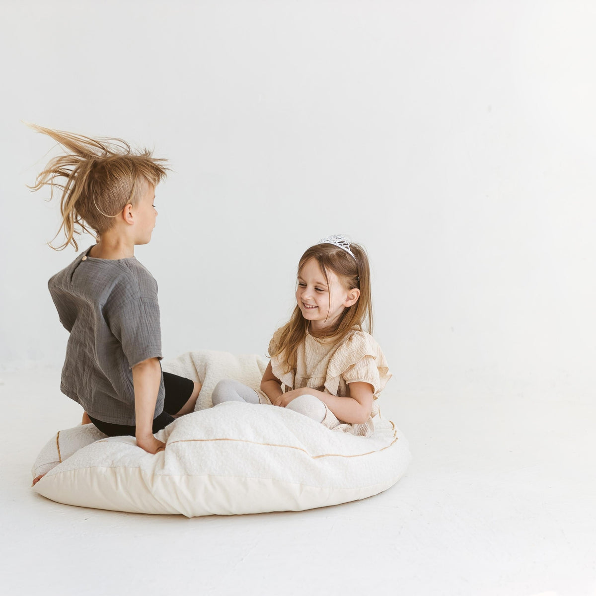 Coussin de sol en bouclette écru Minicamp – vue 3