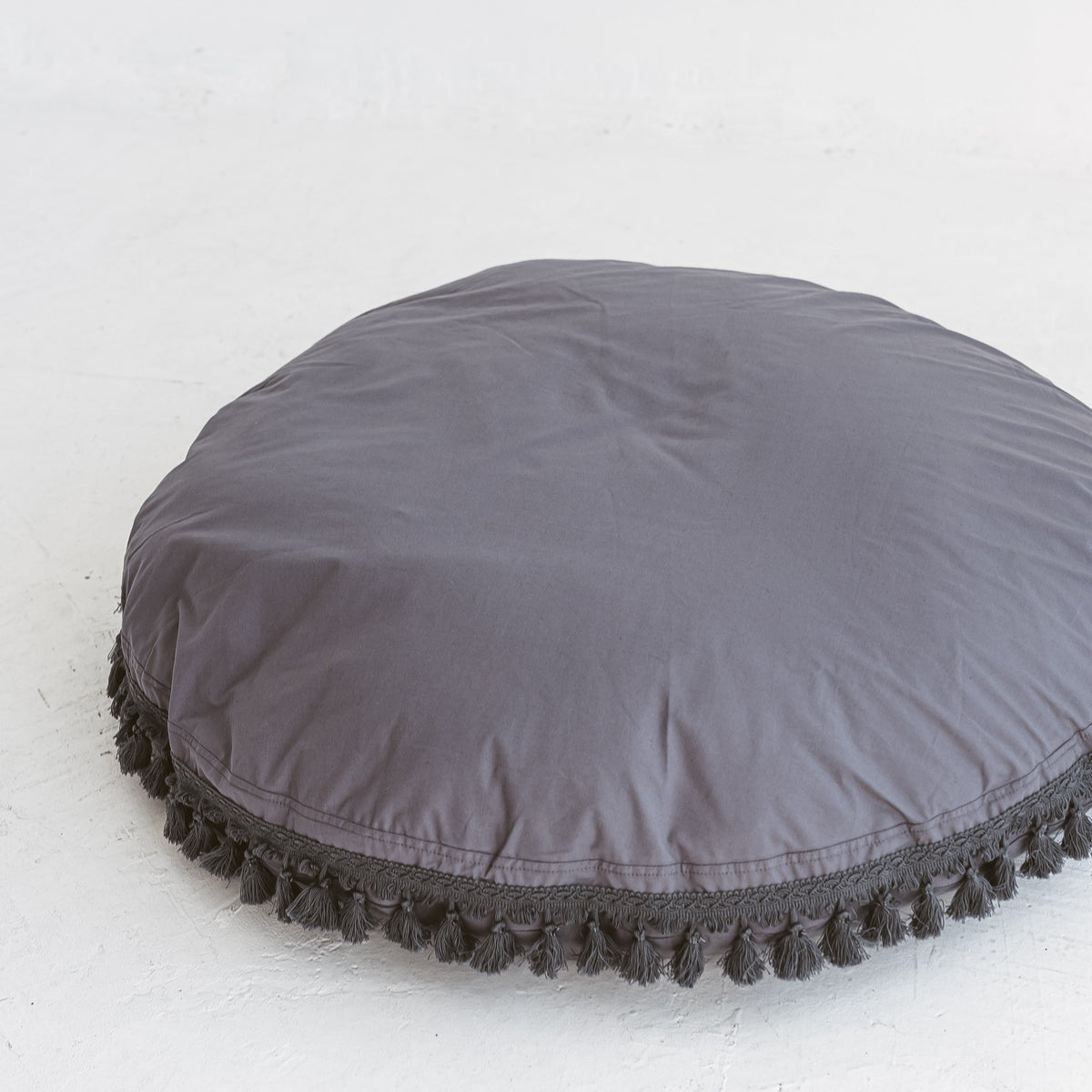 Coussin de sol à glands gris Minicamp – vue 7