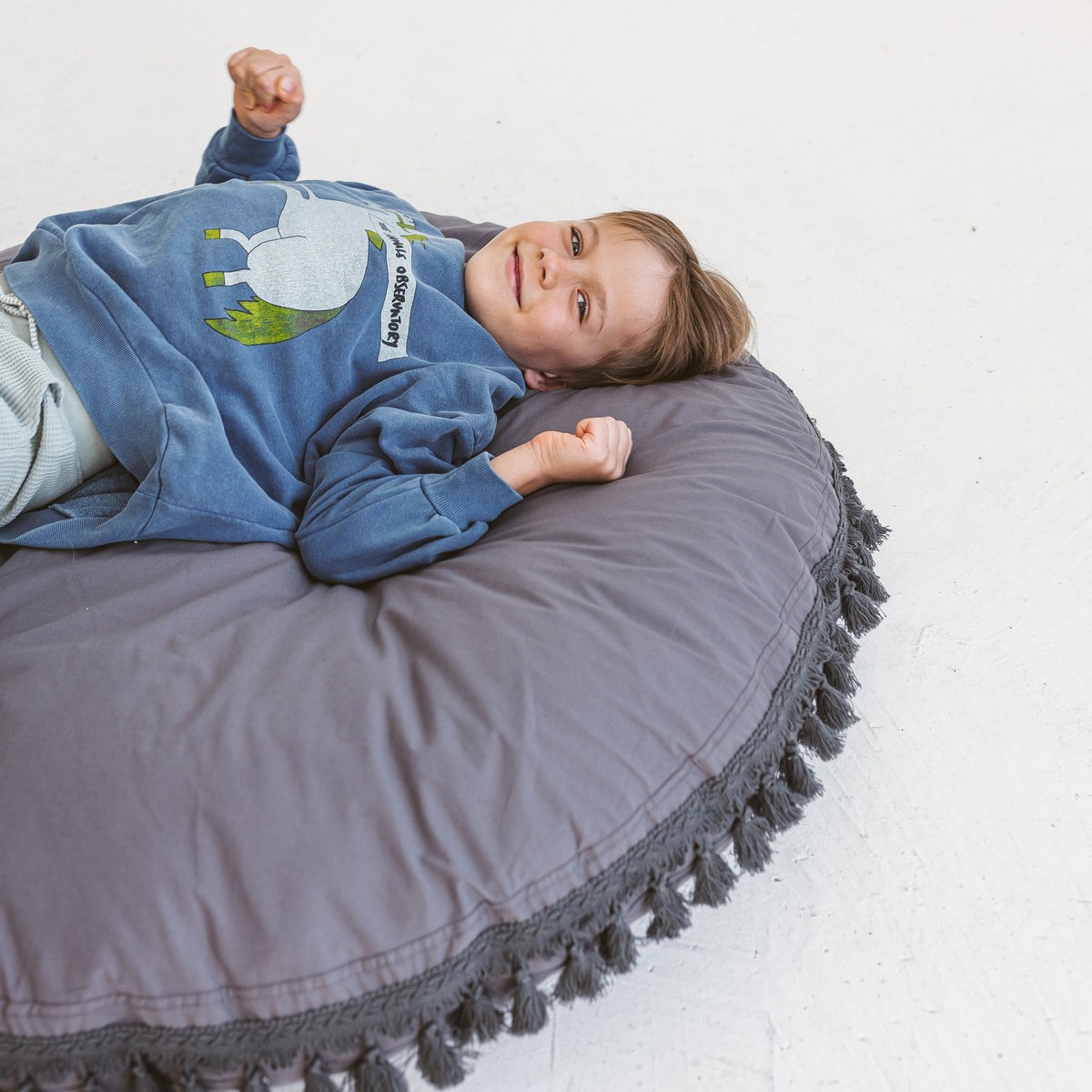 Coussin de sol à glands gris Minicamp – vue 3