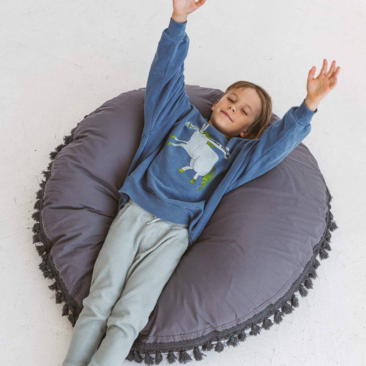 Coussin de sol à glands gris Minicamp – vue 4