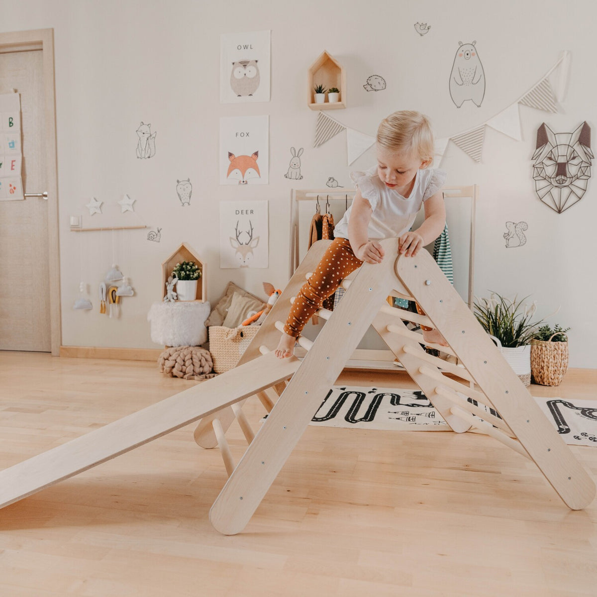 Pikler-driehoek met glijplank Montessori House Bed – weergave 3