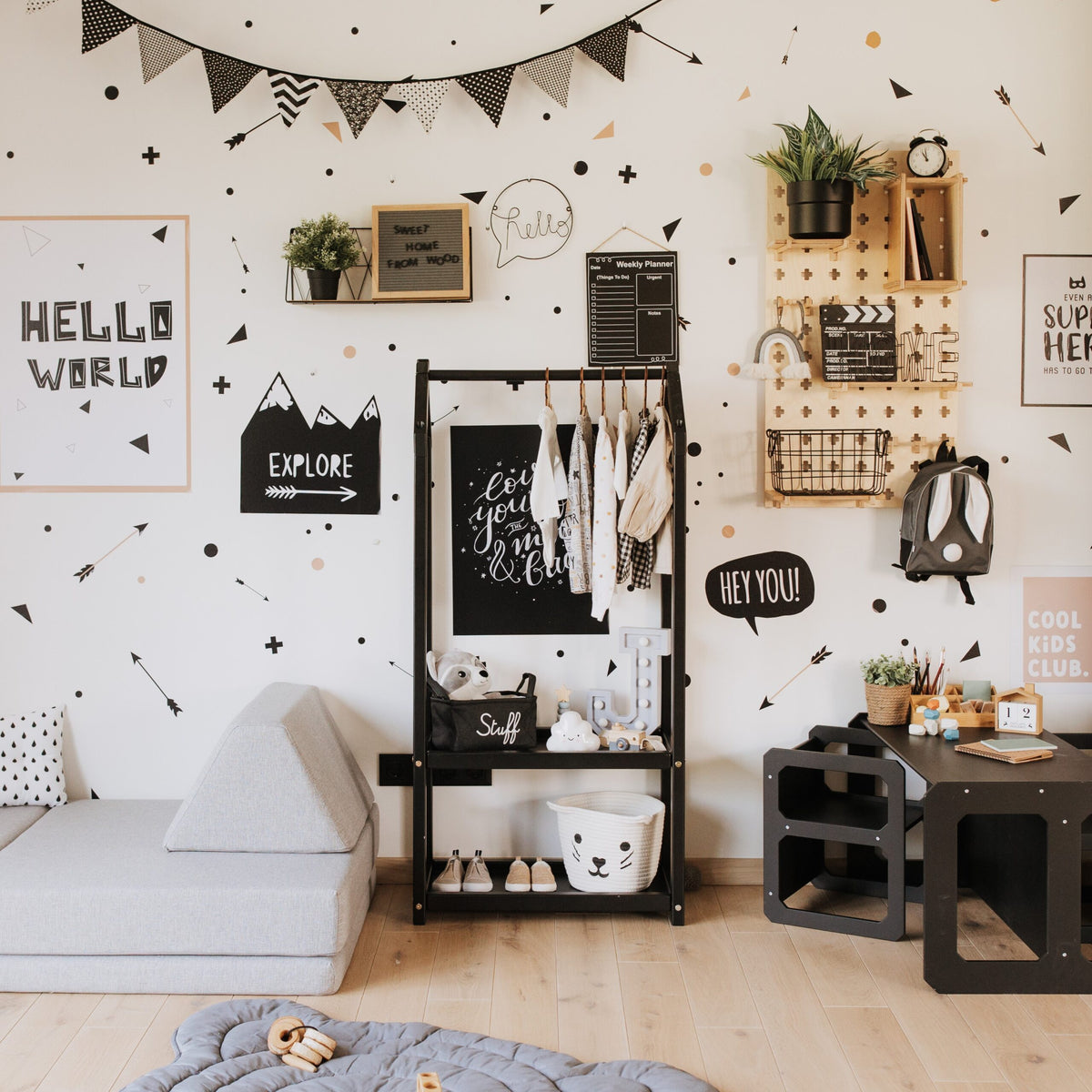 Stojak na ubrania domek ze schowkiem Montessori House Bed – widok 9
