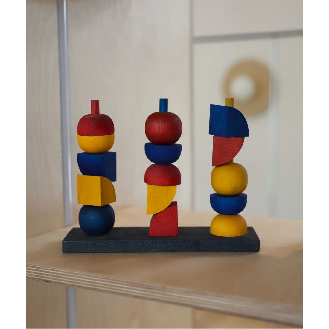 Jouet à empiler en bois Modern Y Wooden Story – vue 3