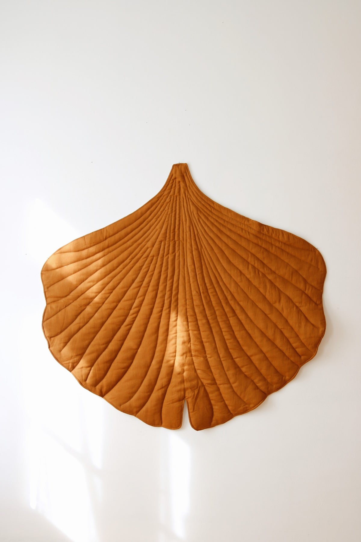 Tappeto foglia di ginkgo caramello moi mili – vista 2