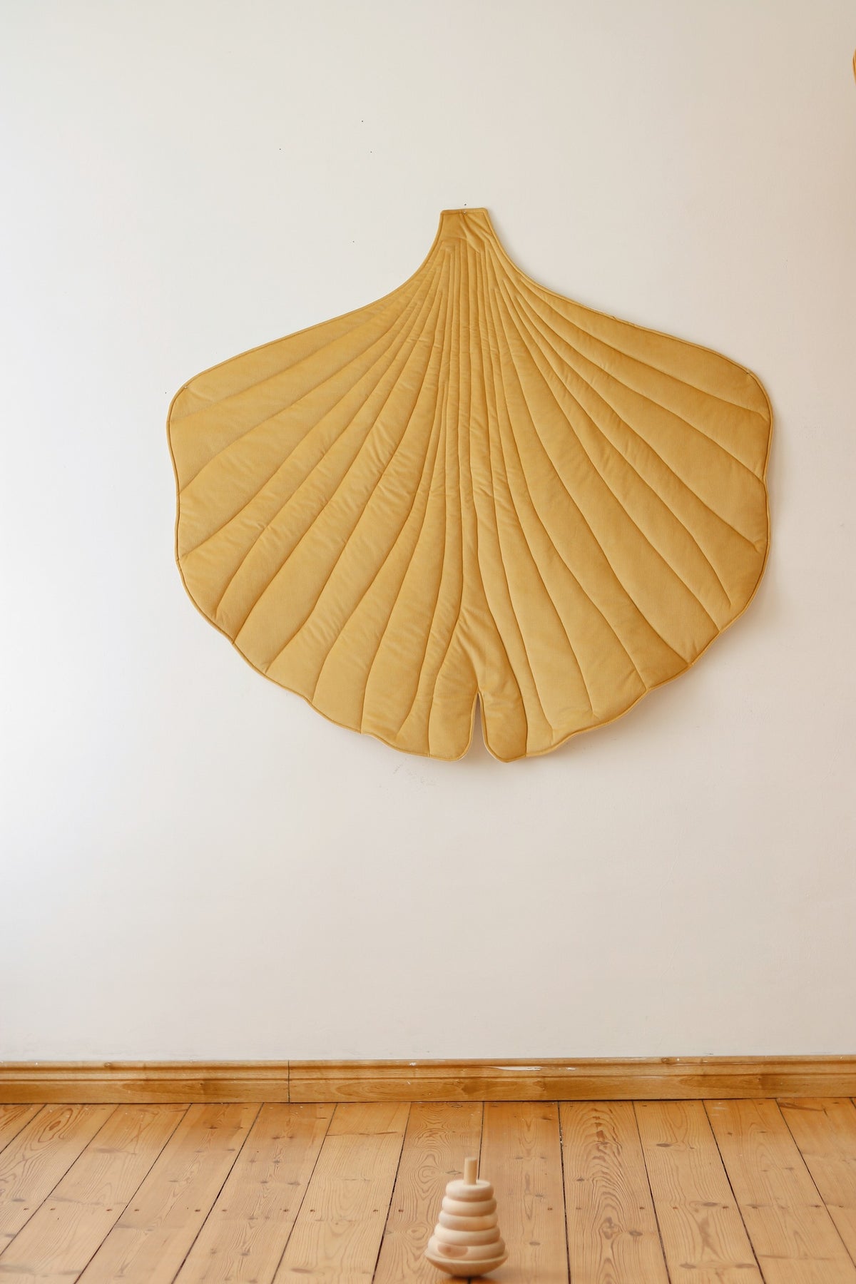 Tappeto foglia di ginkgo giallo moi mili – vista 3