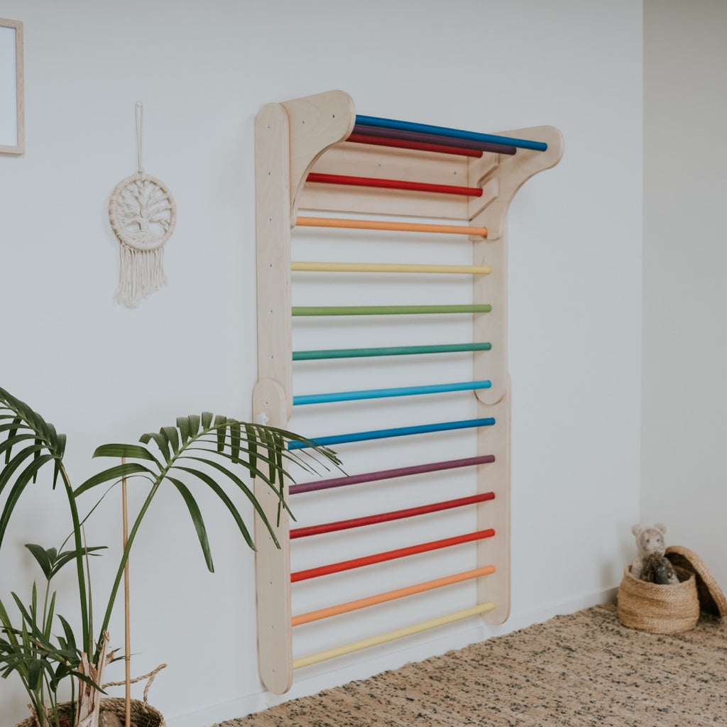 Triangle de Pikler avec espalier arc-en-ciel leg&go – vue 3