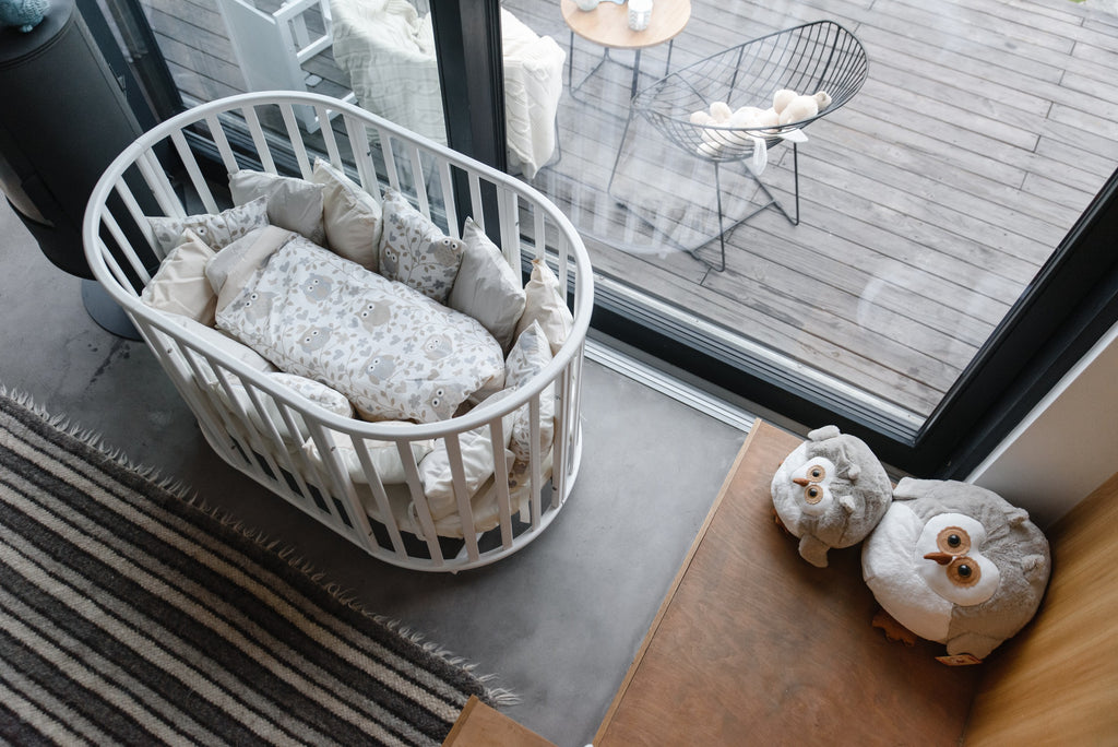 Lit bébé rond évolutif KOTTO Olin avec matelas, blanc