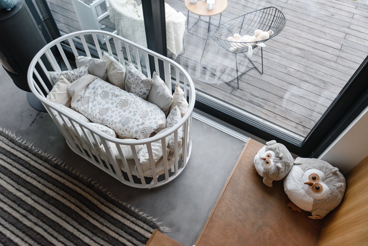 Lit bébé rond évolutif KOTTO Olin avec matelas, blanc