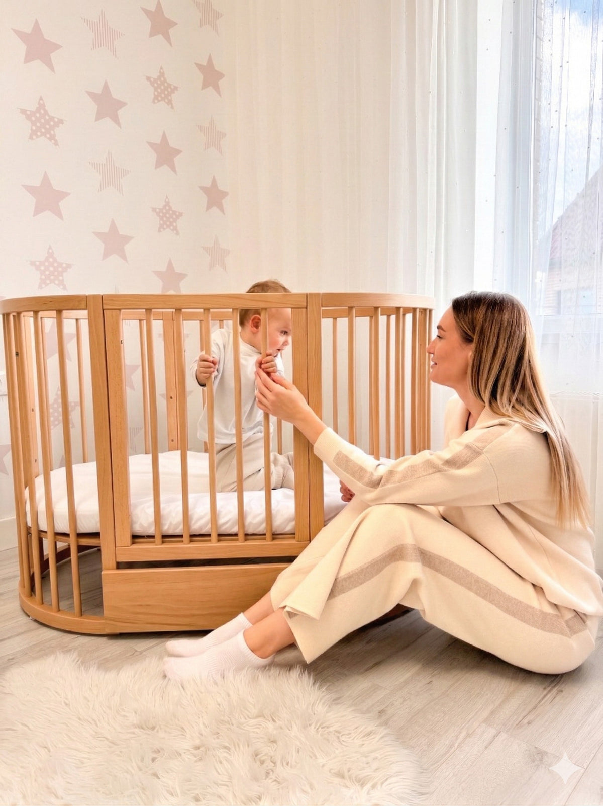 Lit bébé rond évolutif KOTTO Olin avec matelas, naturel