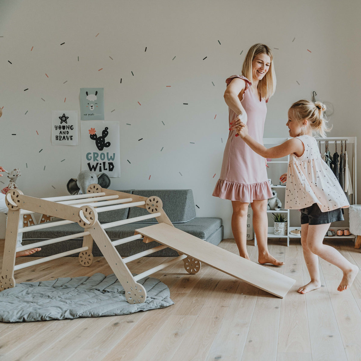Structure d'escalade avec rampe Montessori House Bed – vue 3
