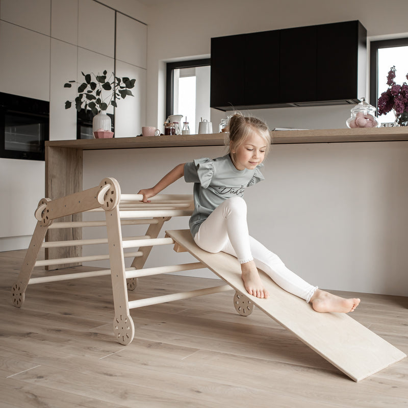 Structure d'escalade Montessori House Bed avec rampe